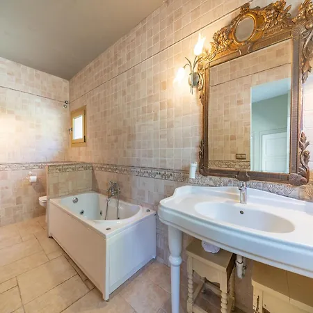 Villa Spacious Near Beaches L' Escala