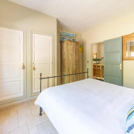 Spacious Near Beaches