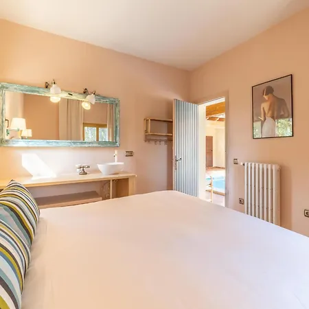 Spacious Near Beaches Villa L' Escala