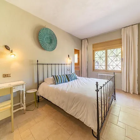 Villa Spacious Near Beaches